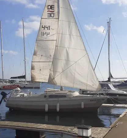 Sy Lotus Båthotell